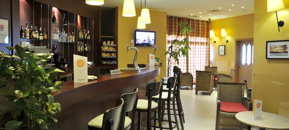 Travelodge Madrid Алькала-де-Енарес Ресторан фото